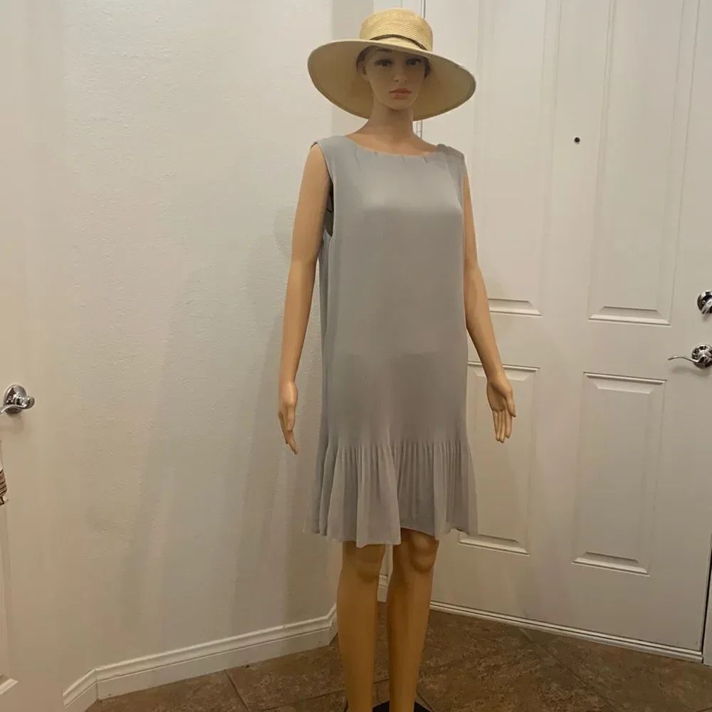 H&M Size Medium Mint Sage Green 💯% Polyester Fully Lined Accordion Pleat Dress